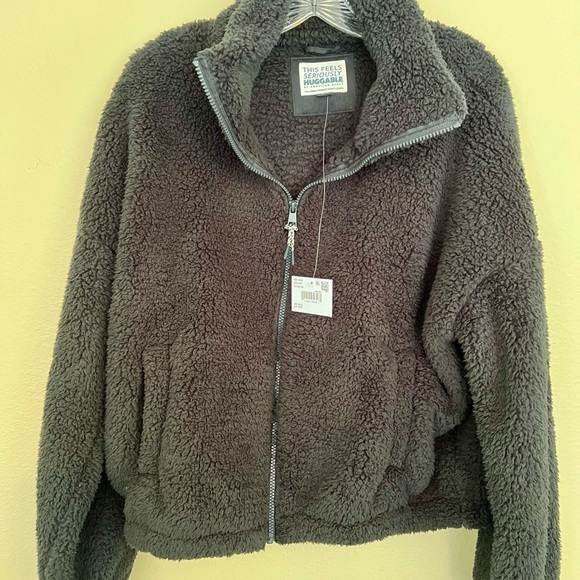 American Eagle huggable Sherpa black jacket cozy NWT - Picture 3 of 4
